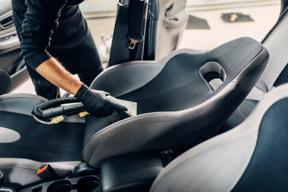 Professionelle Autositze-Shampoonierung: Sauberkeit und Frisch